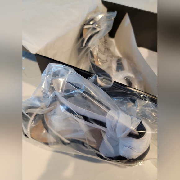 TORRID Black Faux Suede Strappy Set Back Heel Size 10 - Picture 7 of 13